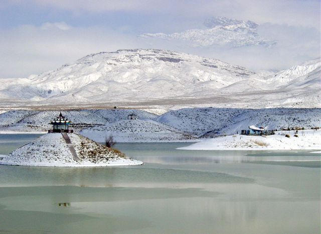 Hanna Lake in winter